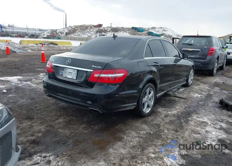 2013 Mercedes-Benz E 350 4Matic z USA, uszkodzony, nr VIN WDDHF8JB9DA717115